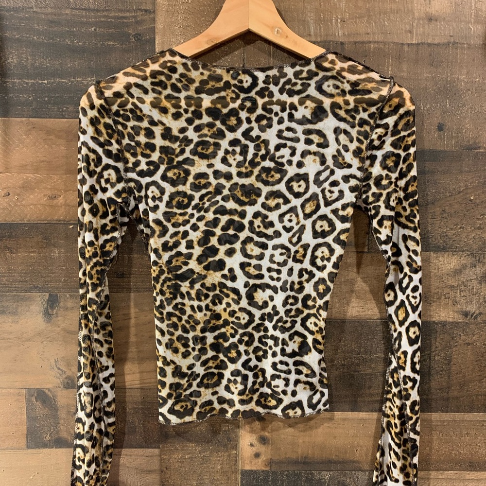 Leopard Top✌️ - Picture 3 of 4